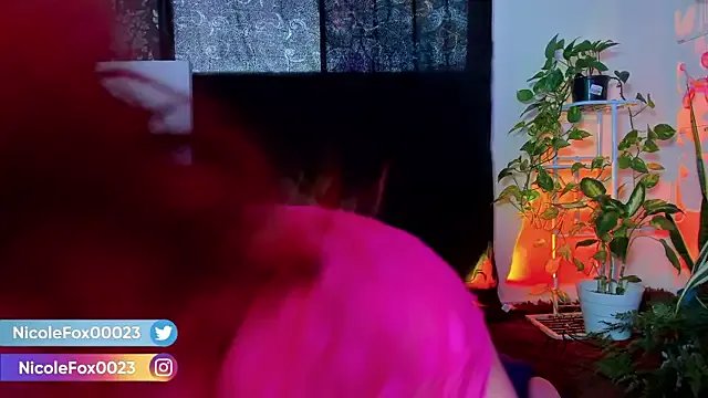 NicoleFox23_ on StripChat