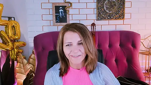 NicoleHitman on StripChat