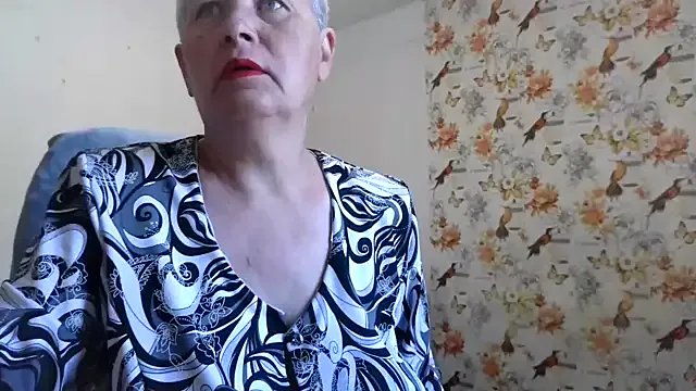 NicoleOlla on StripChat