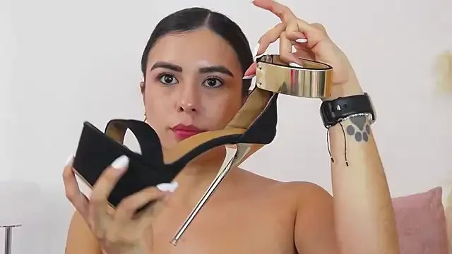 NicolleSteel — RUB MY PUSSY 