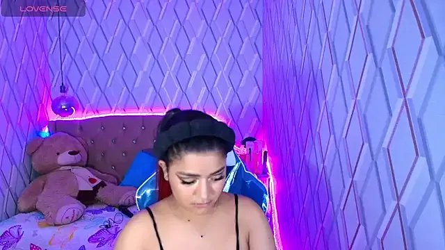 NicolleTaylor on StripChat