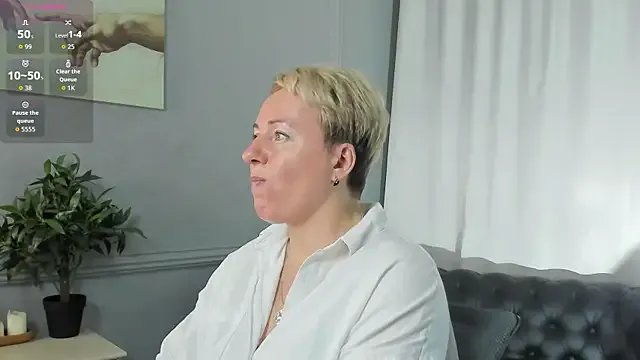 Nika_Smit on StripChat