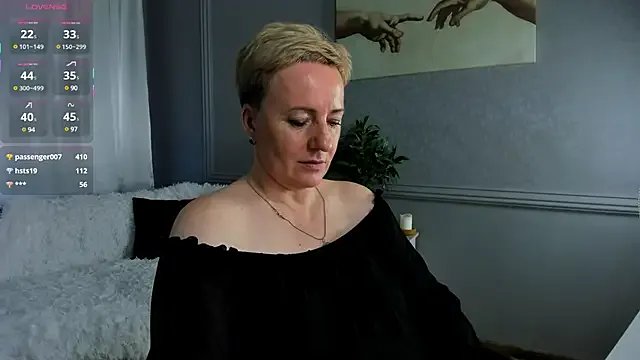 Nika_Smit on StripChat