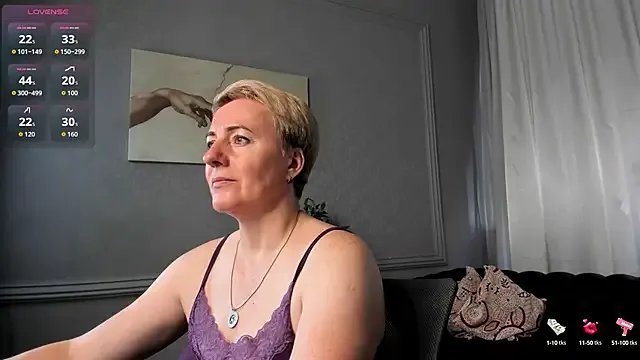 Nika_Smit on StripChat