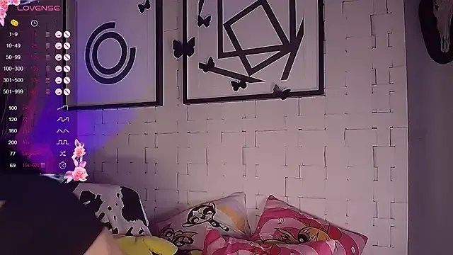 nikkichu on StripChat