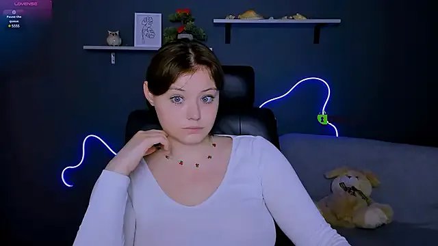 nikole_kitt on StripChat