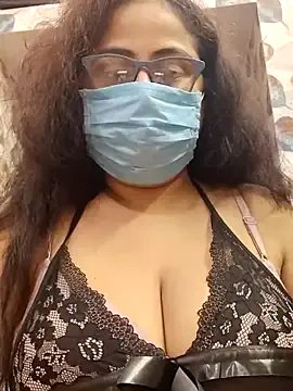 nisha_1110 on StripChat