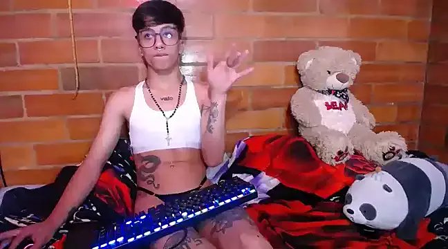 Freechat noah420sr on StripChat