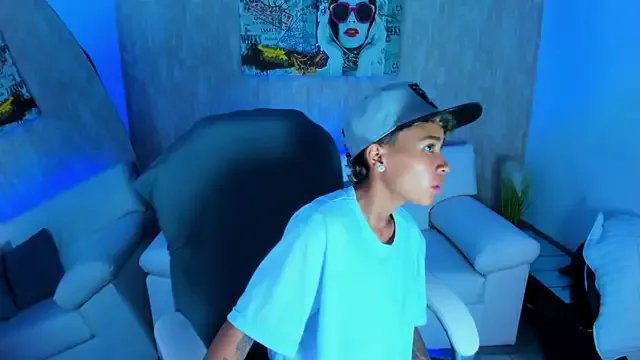 Freechat nova_sex01 on StripChat