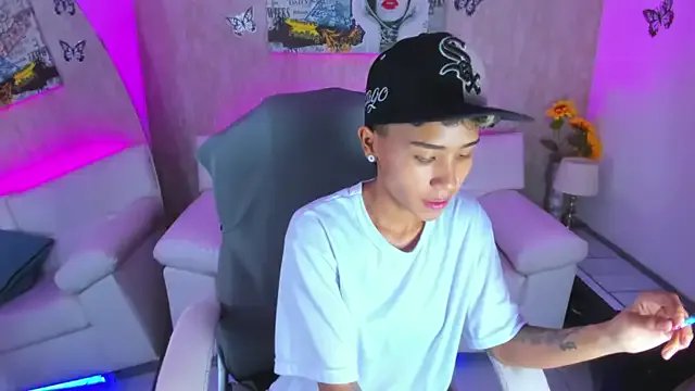 Freechat nova_sex01 on StripChat