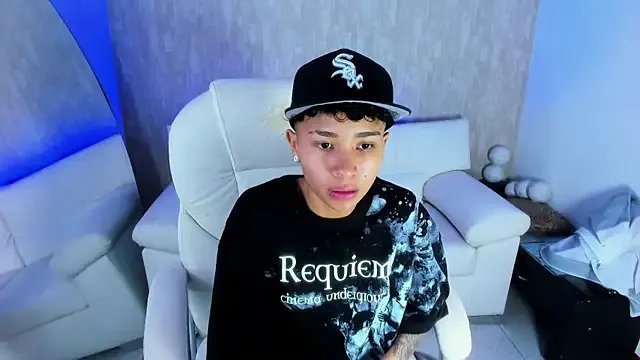 Freechat nova_sex01 on StripChat