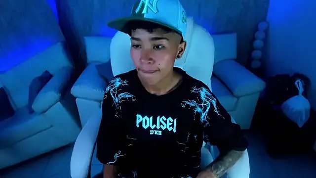 Freechat nova_sex01 on StripChat