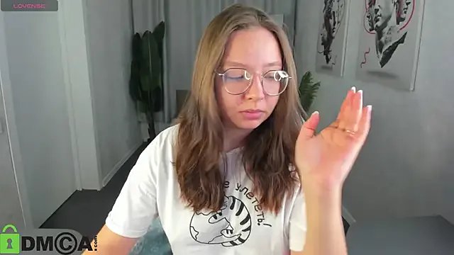 Nuura_Moore — Freechat on StripChat