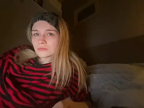 o0XxAlicexX0o — Get naked <333