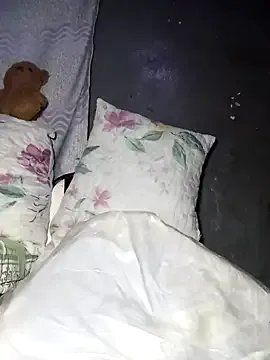 OCEANSQUITERXXX on StripChat