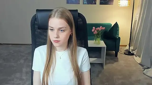 OdellaFrake on StripChat