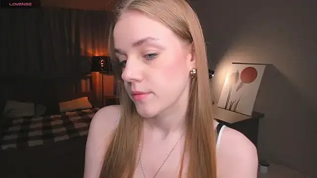 OdellaFrake on StripChat