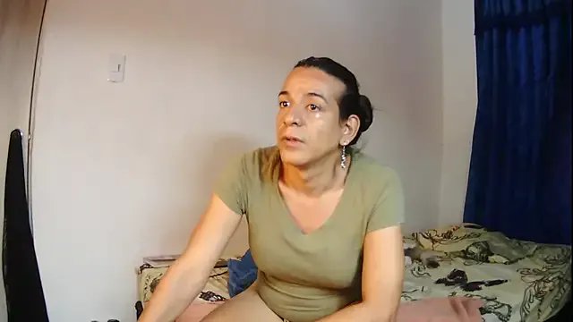 Oh_Tique on StripChat