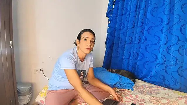 Oh_Tique on StripChat