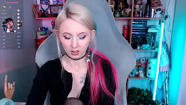 Freechat ohclementine on StripChat