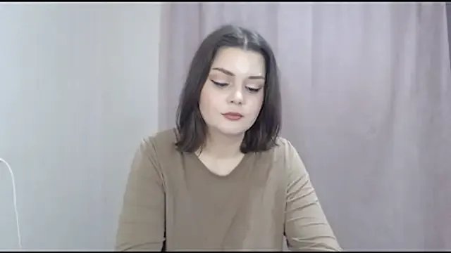 ohhhMie on StripChat