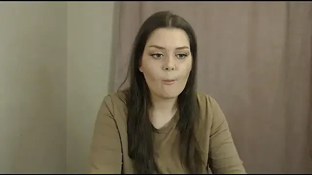 ohhhMie on StripChat