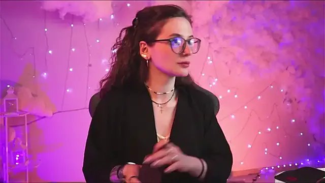 OliviaMcClean on StripChat