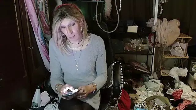 Ombeline1 on StripChat