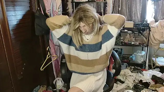 Ombeline1 on StripChat