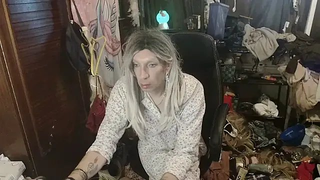 Ombeline1 on StripChat