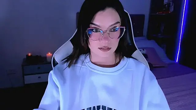 OphelianaRose33 on StripChat