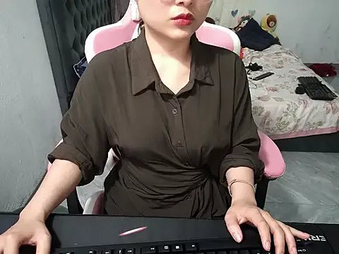 Ori-Yannie on StripChat