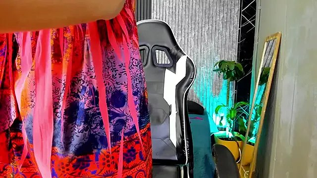 PamelaAnderson_2 on StripChat