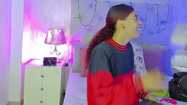 Pamelamiler__ on StripChat