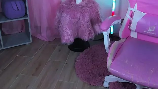 PamelamyDreamys on StripChat