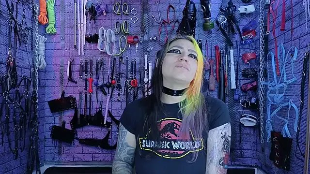 PANDORANEZZ on StripChat