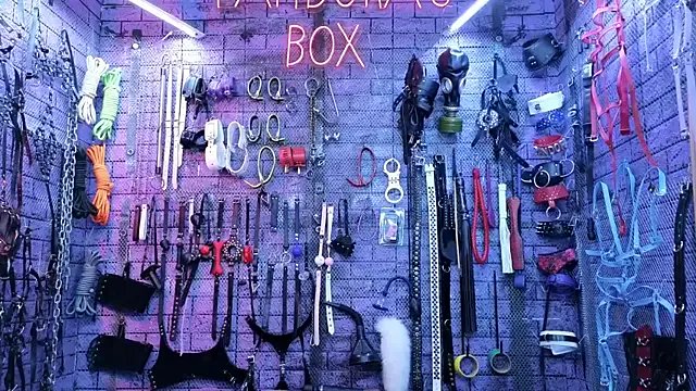 PANDORANEZZ on StripChat