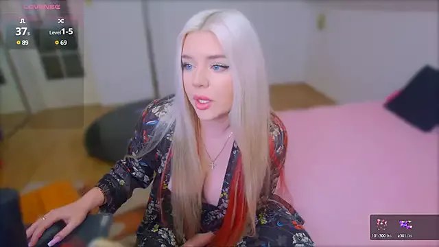 ParadiseRose on StripChat