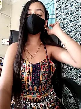 Parinaaz18 on StripChat