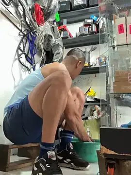 Paul22cm- on StripChat