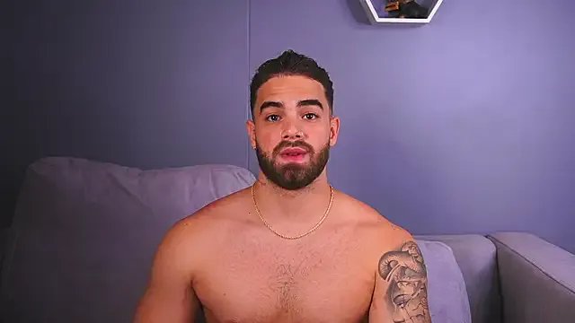 Paul_Phoenix on StripChat