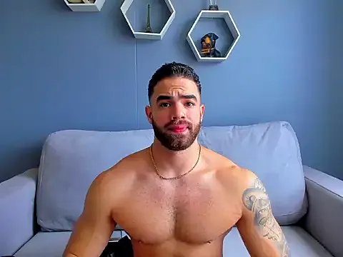 Paul_Phoenix on StripChat