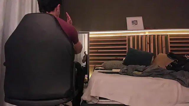 PaulEvens on StripChat