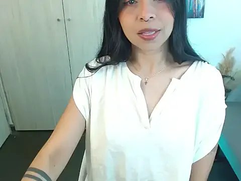 StripChat Pauliha is Freechat Pauliha — Tease in doggy