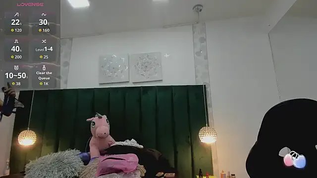 PaulinaGame on StripChat