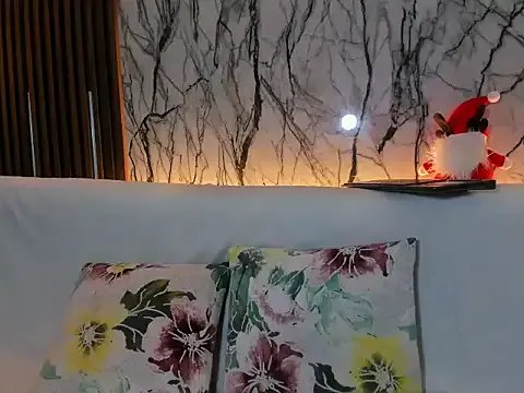 Pauline_Fox on StripChat