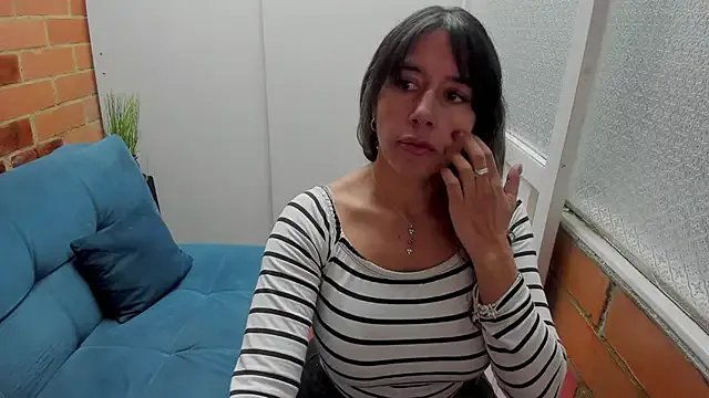 Penelope47 on StripChat