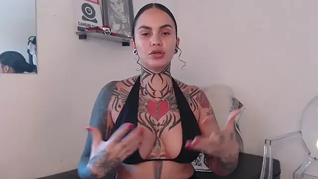 Perola__May on StripChat