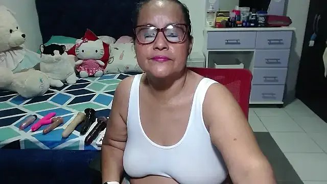 pervert_mommy_ on StripChat