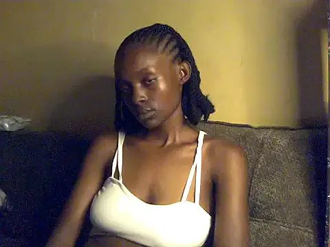 petite_clara24 on StripChat